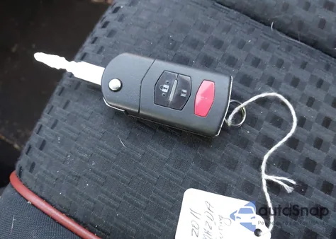 2011 Mazda Mazda2 Touring z USA, uszkodzony, nr VIN JM1DE1HZ5B0115028